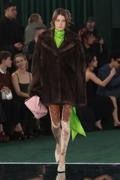 Look 54